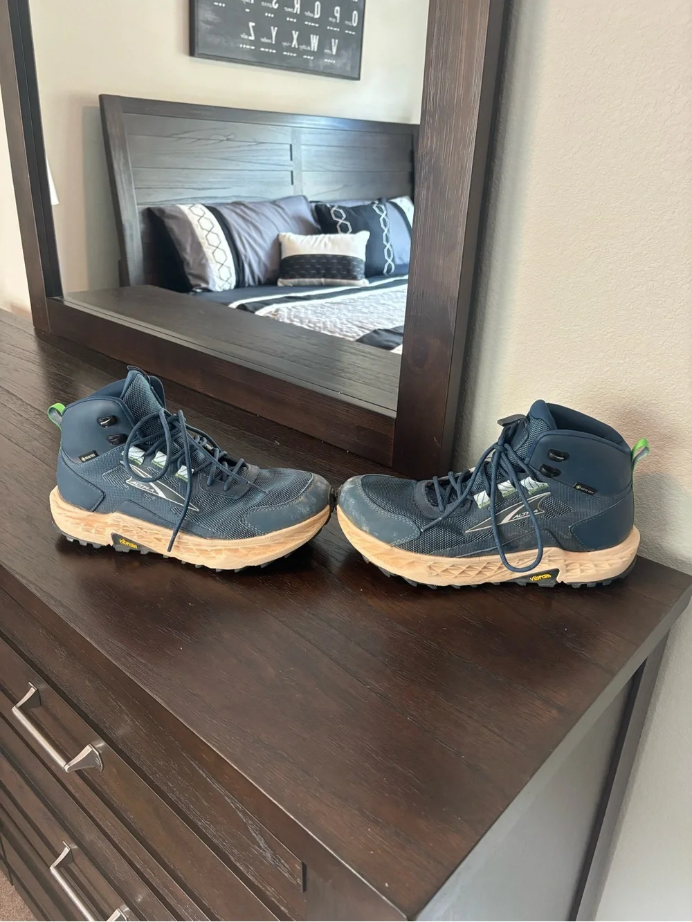 Altra Timp Hiker GTX Navy Hiking Boots Womens 10 Waterproof
